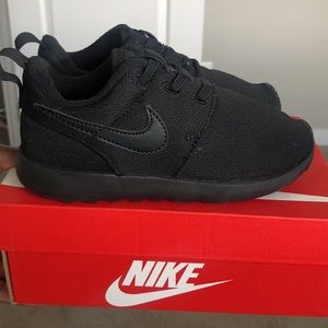 Youth Nike Rose One Sneaker